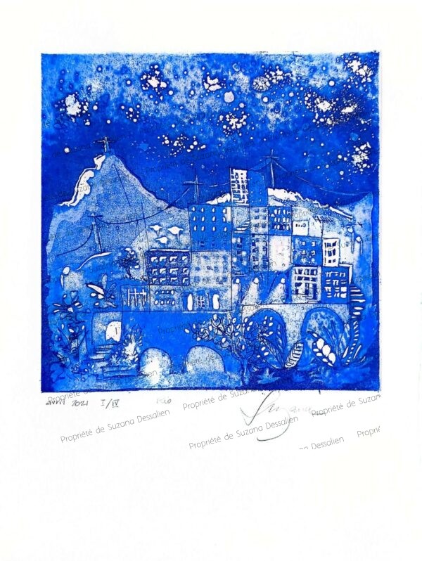 Gravure sur métal Rio Nocturne par Suzana Dessalien, paysage urbain nocturne Rio de Janeiro teintes bleues ciel étoilé, 25x33cm